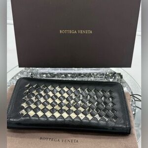 Bottega Veneta long Black Leather Zipper Wallet